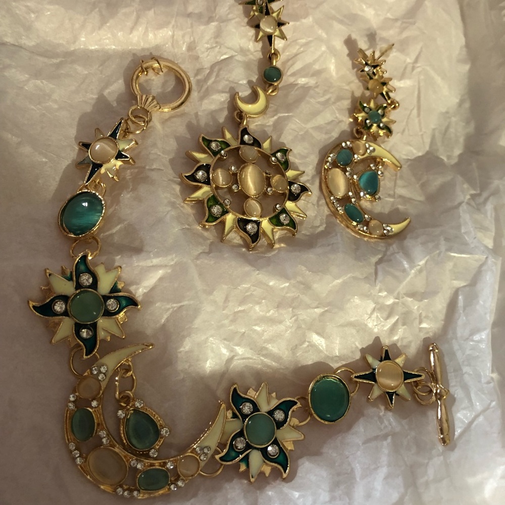 New Gold Tone Pink and Teal Celestial Jewelry Set